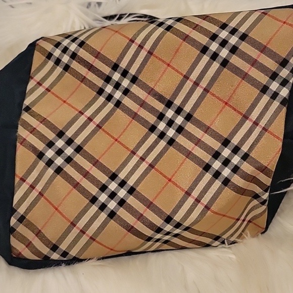 BURBERRY Blue Label Navy Tote w/Dust Bag - Picture 4 of 16